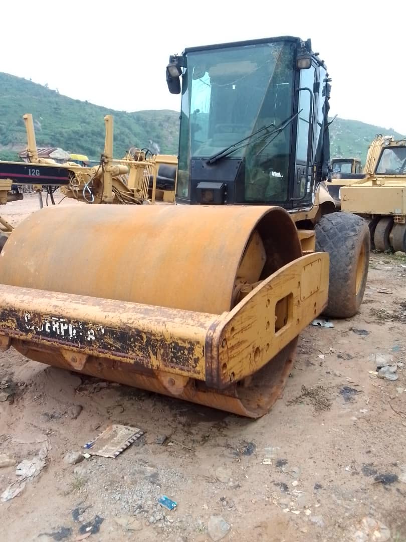 CAT Single Drum Roller — Leasing